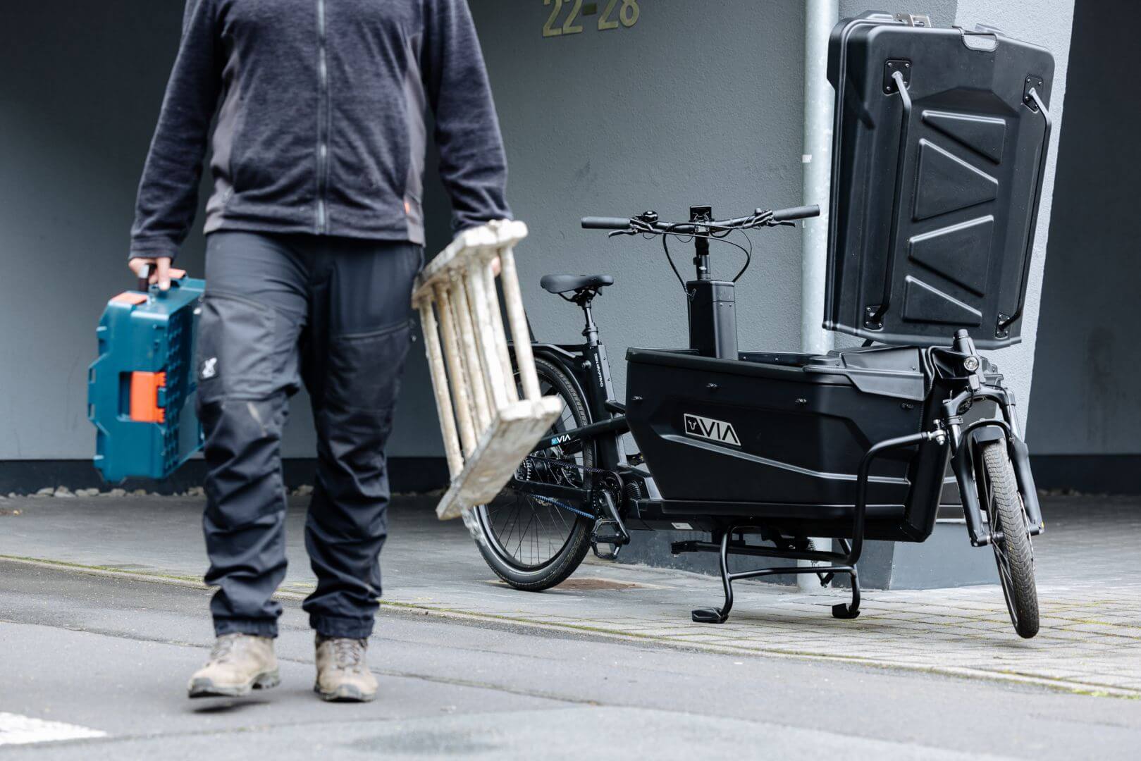 Longjohn Cargobike with load box