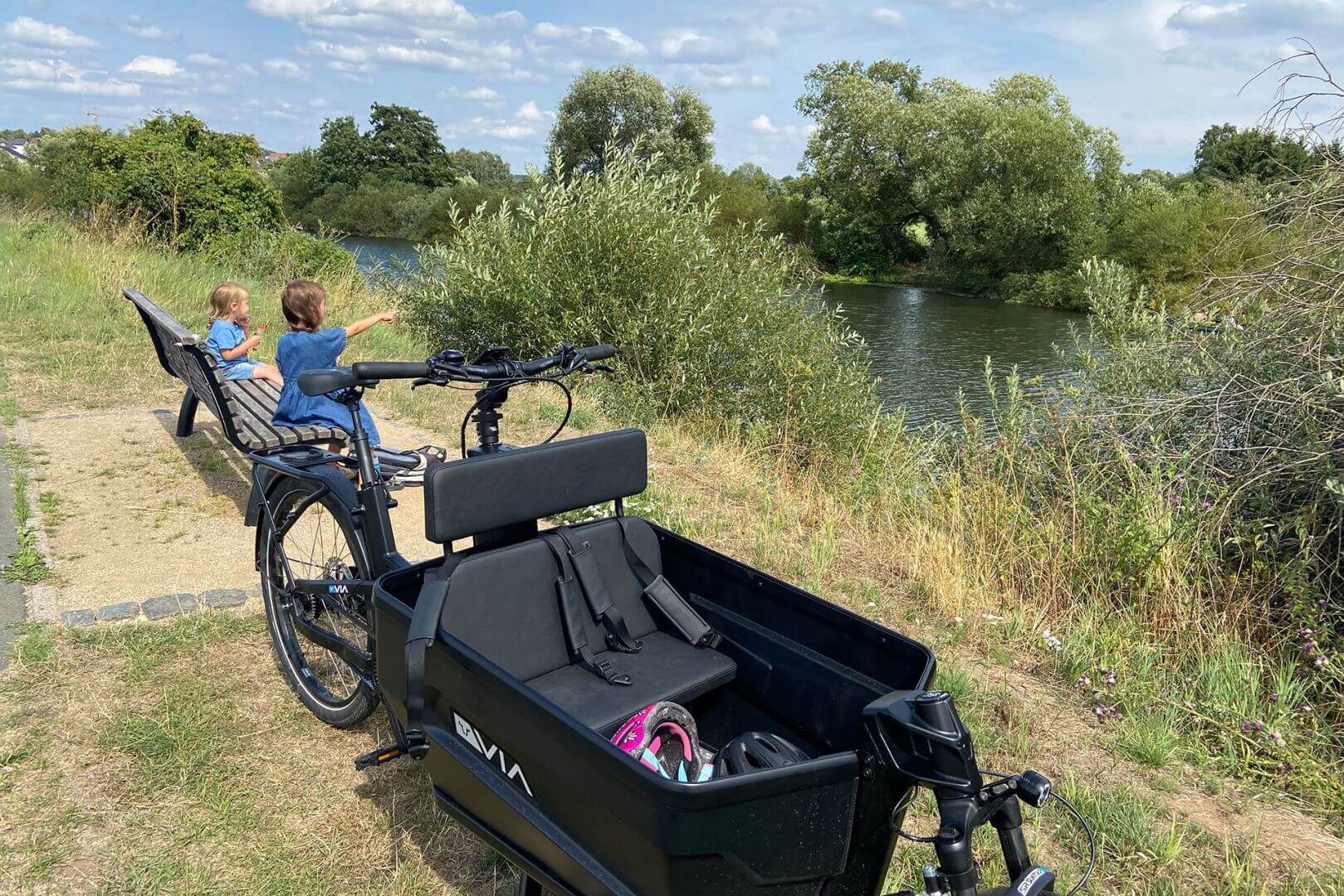 Lastenrad mit Kindern