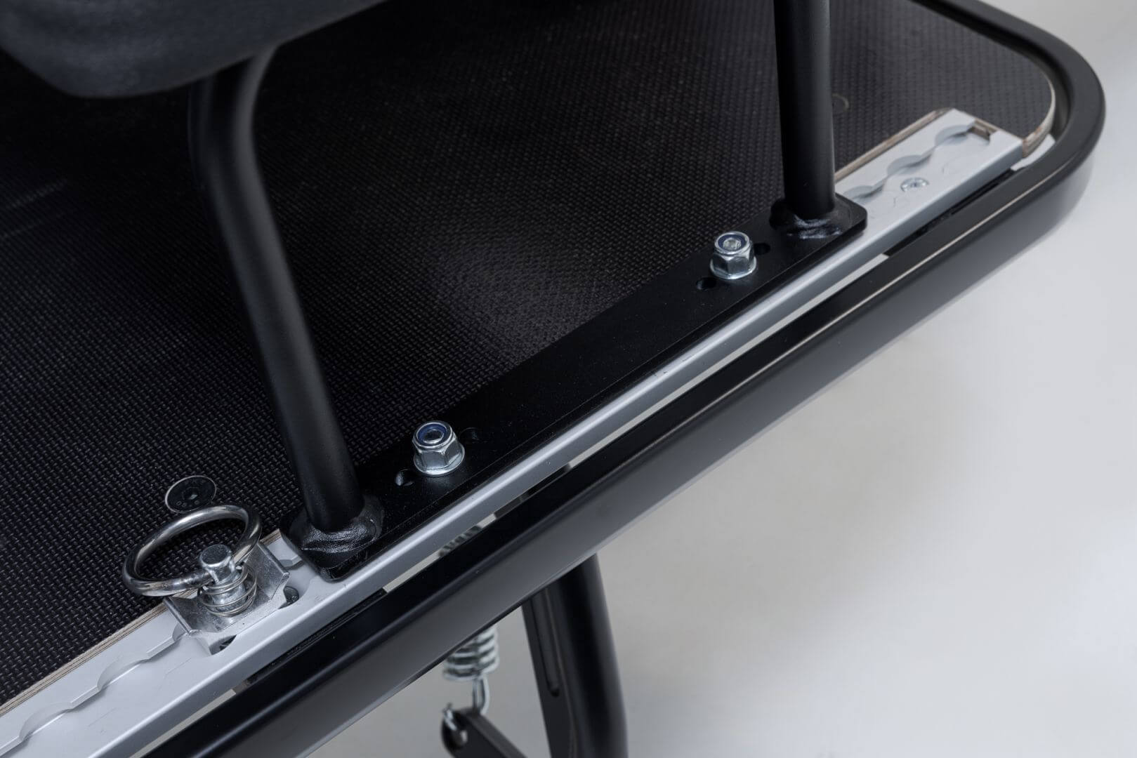 Befestigung Airline Schien VIA Kindersitz