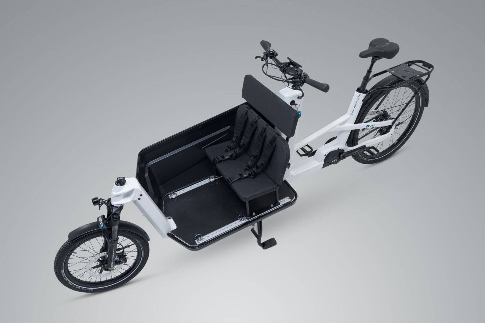 Cargo bike with seat bench