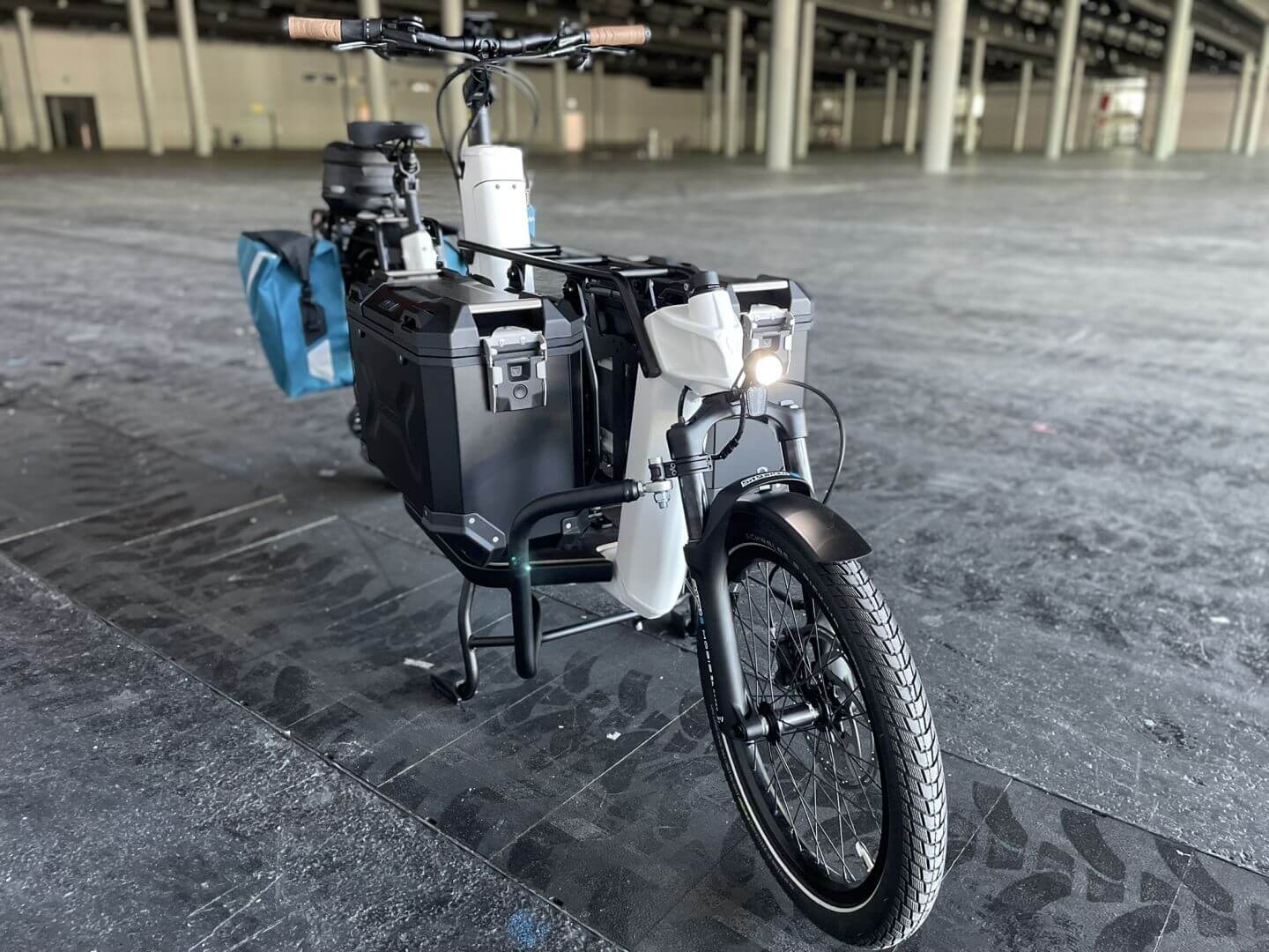 Cargobike with boxes